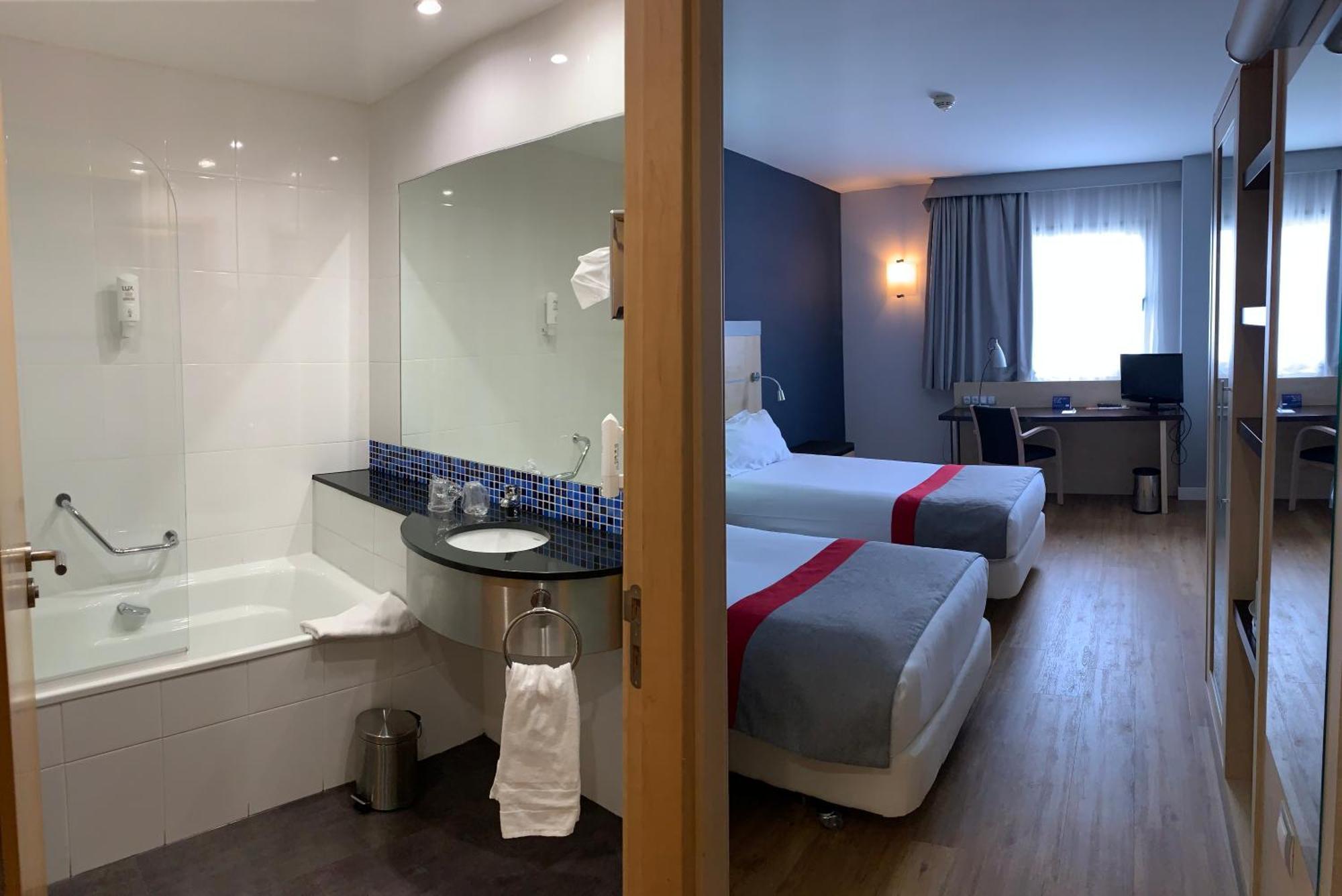 Holiday Inn Express Vitoria By Ihg Dış mekan fotoğraf