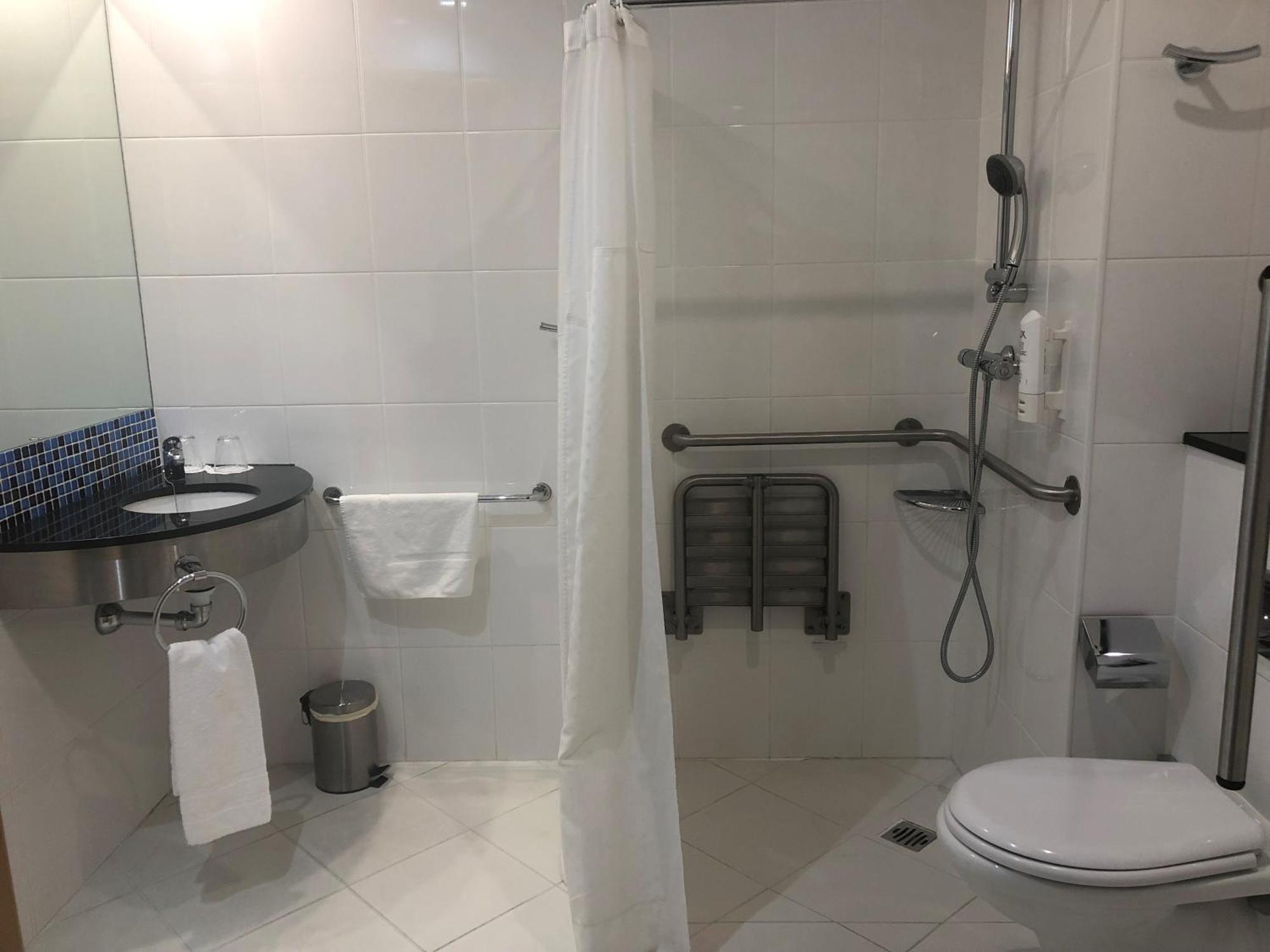 Holiday Inn Express Vitoria By Ihg Dış mekan fotoğraf