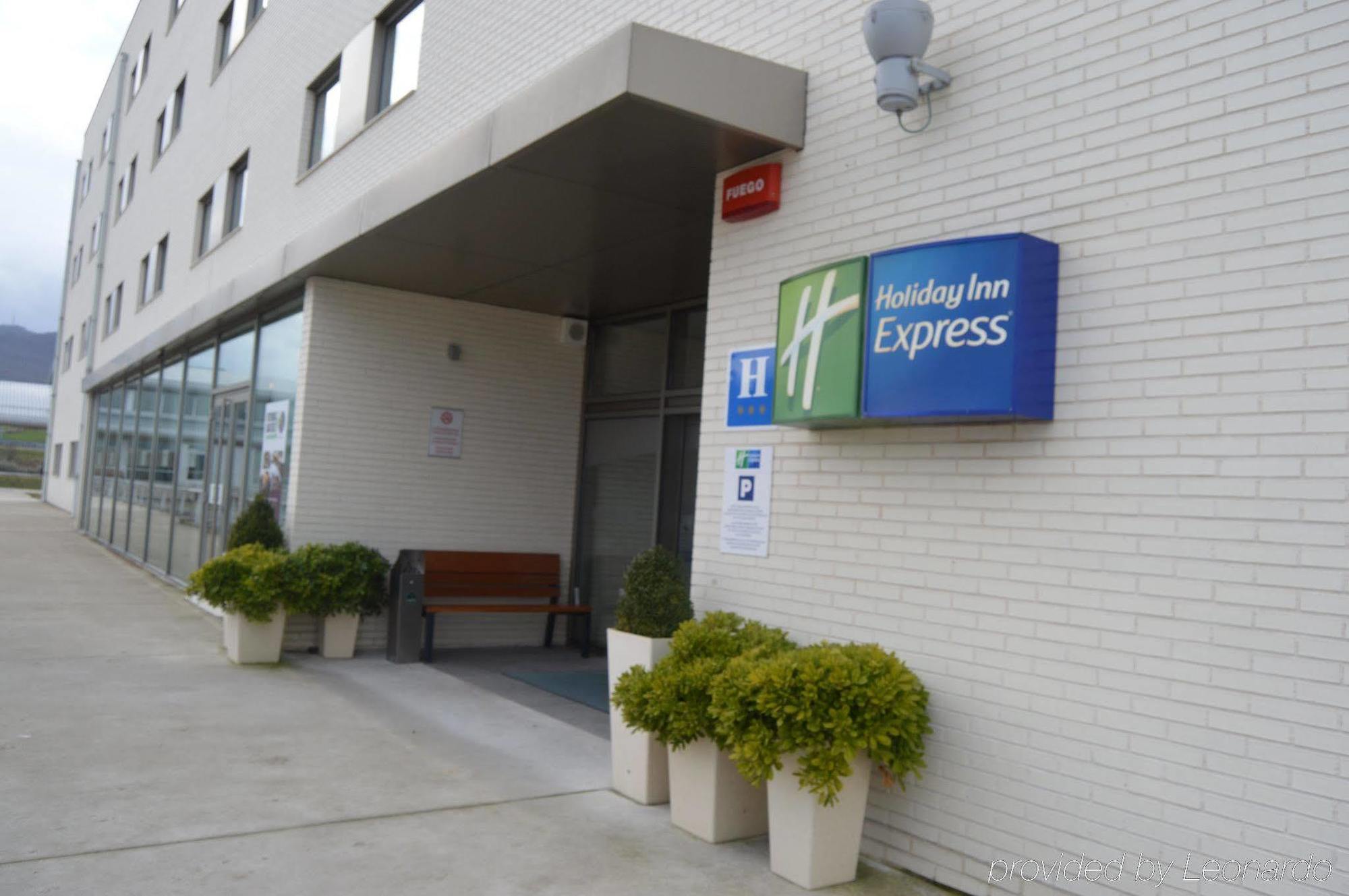 Holiday Inn Express Vitoria By Ihg Dış mekan fotoğraf
