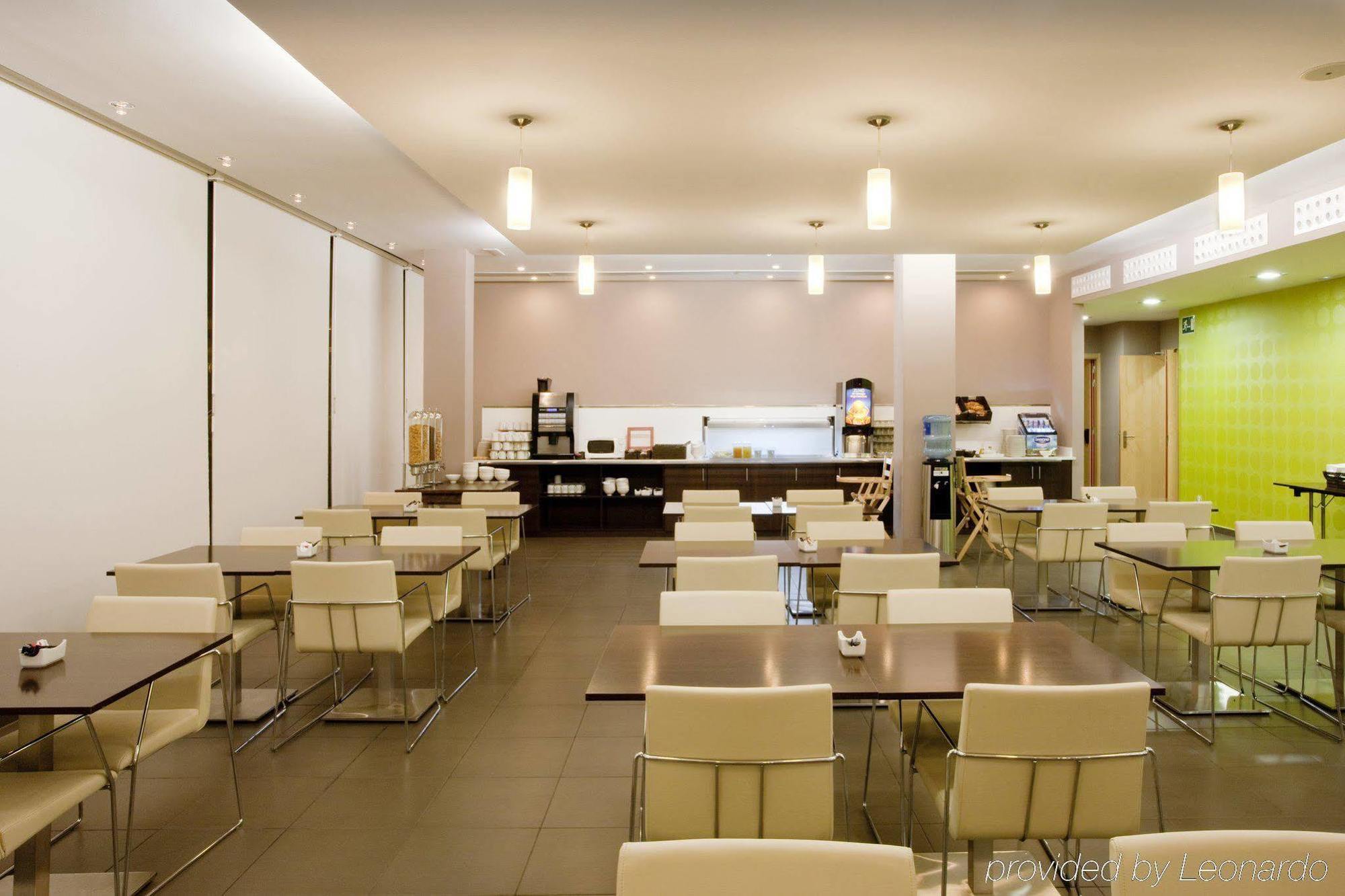Holiday Inn Express Vitoria By Ihg Restoran fotoğraf