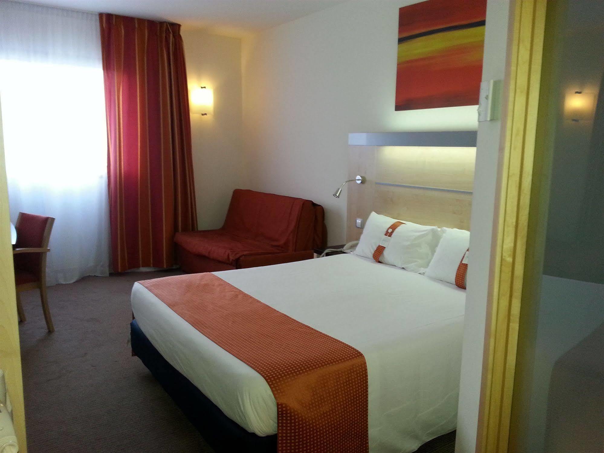 Holiday Inn Express Vitoria By Ihg Dış mekan fotoğraf